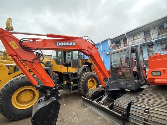 Máy xúc bánh xích thủy lực DH55 đã qua sử dụng với trọng lượng làm việc 5250kg