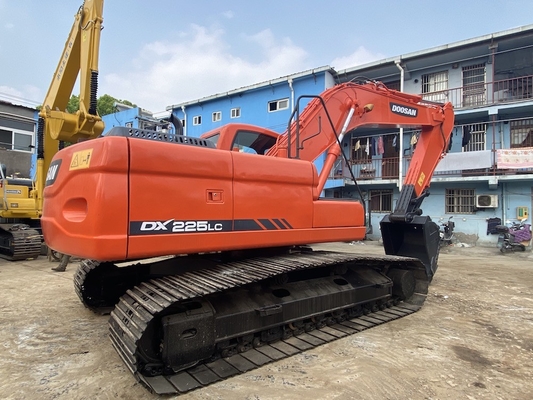 22 tấn nguyên bản sử dụng Doosan DX225 Crawler Excavator với 157KW động cơ sức mạnh và 1,05m3 dung lượng xô