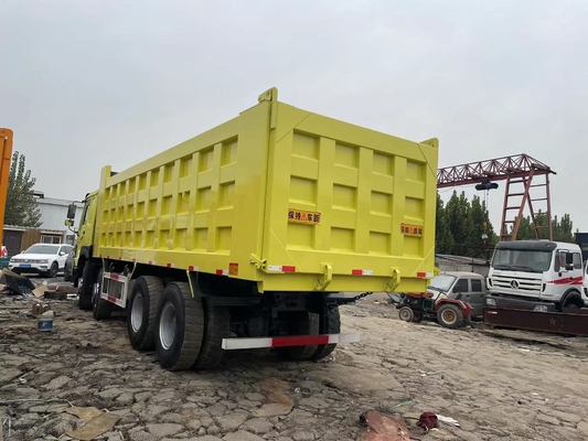 Chiếc xe bán hàng cũ HOWO SINOTRUK 8x4 Chiếc xe bán hàng cũ HOWO 375 HP