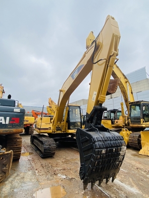 Chiếc máy đào cũ gốc Nhật Bản Cat 320b, Caterpillar sử dụng máy đào đường ray 20 tấn