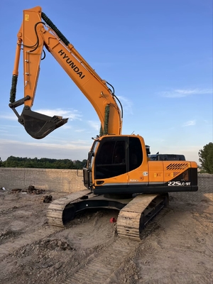 22 tấn tay hai Hyundai R225 Crawler Excavator sử dụng 112 kW động cơ sức mạnh và 1,05 M3 dung lượng xô